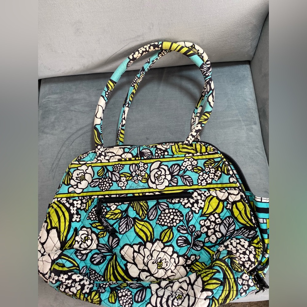 Vera Bradley purse Handbag Bowler Island Blooms EUC 14.5x10.25x5”,10”handle drop